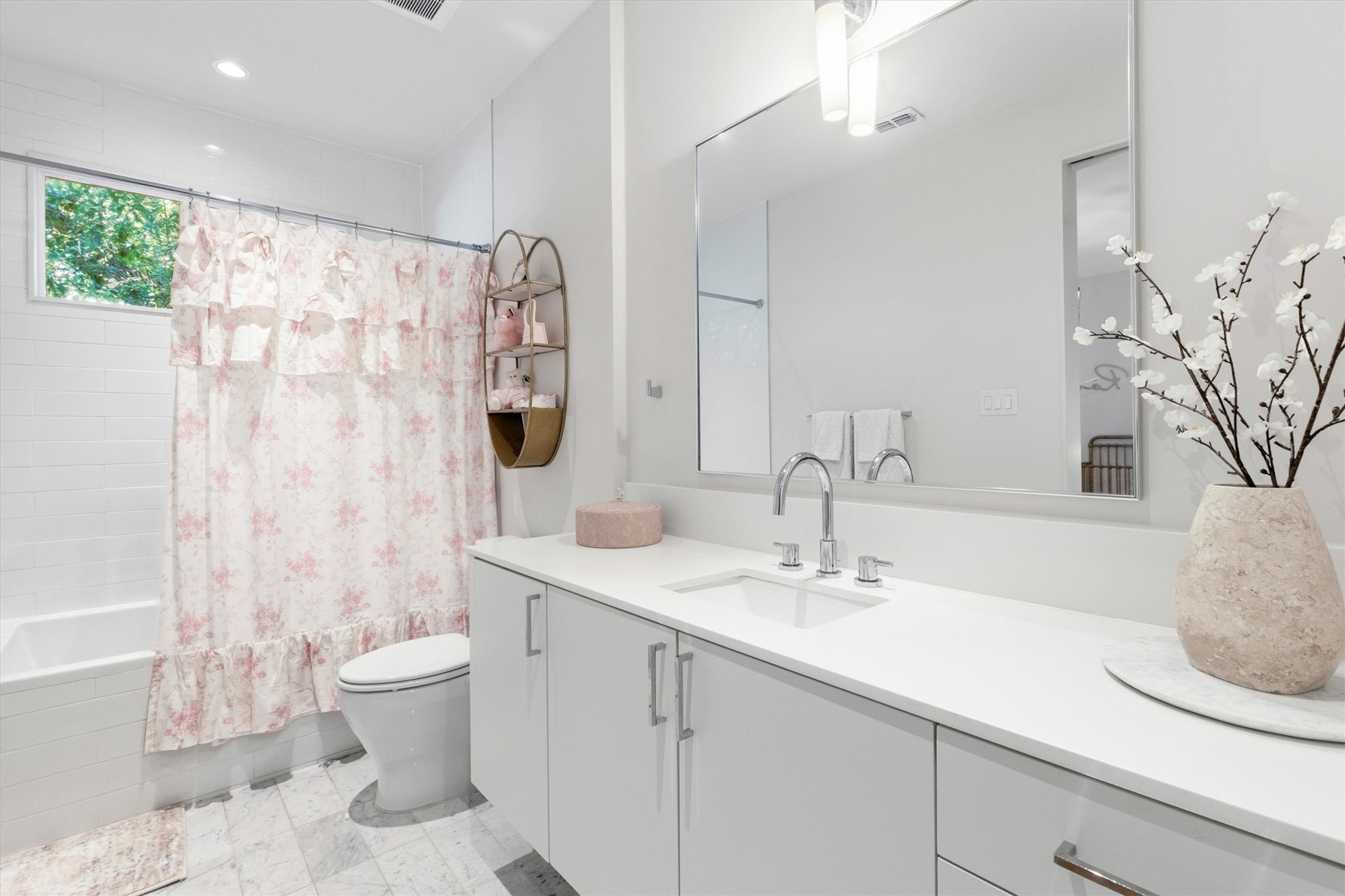 3867 Van Ness Lane