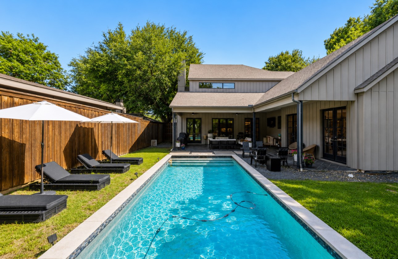 3867 Van Ness Lane