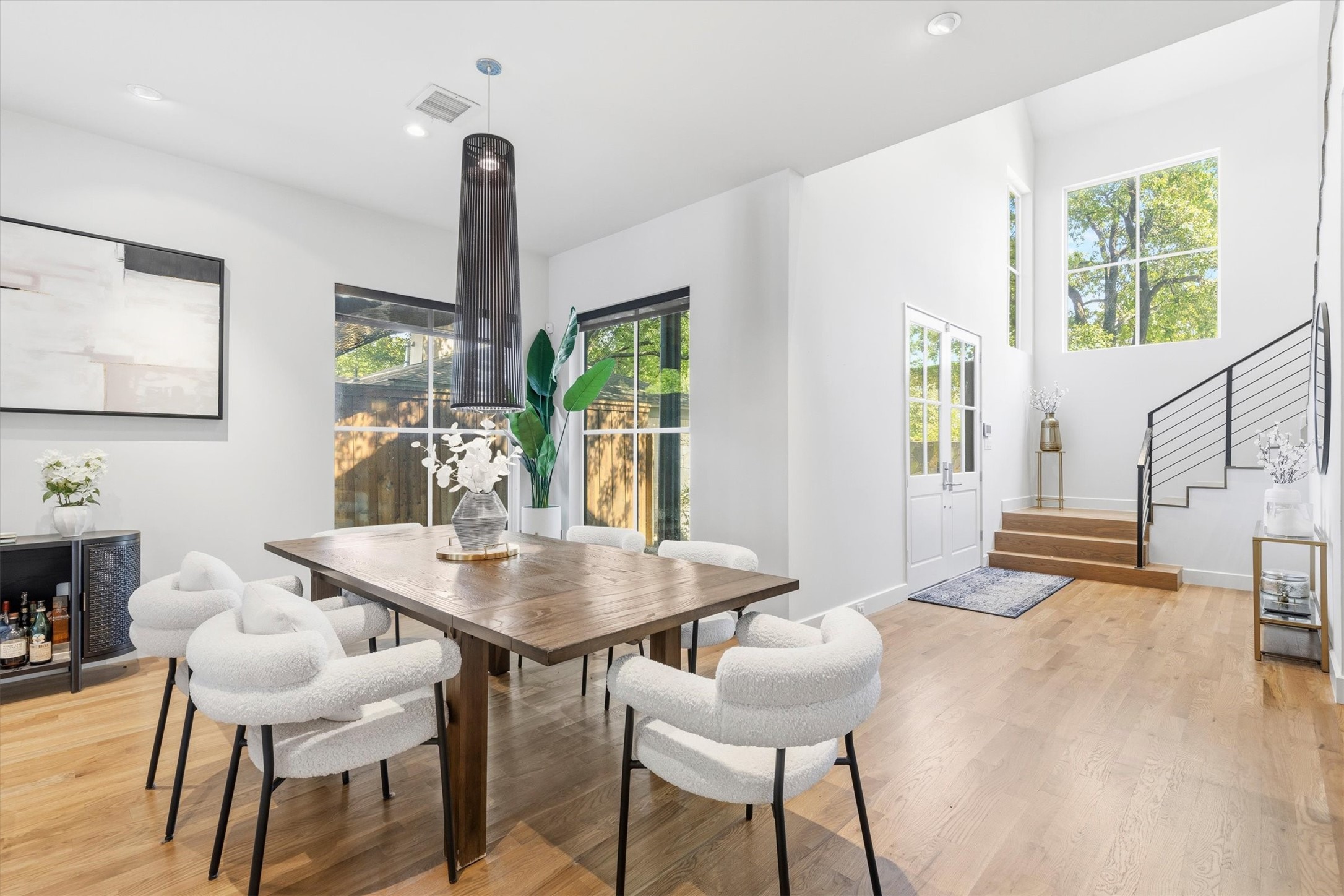 3867 Van Ness Lane
