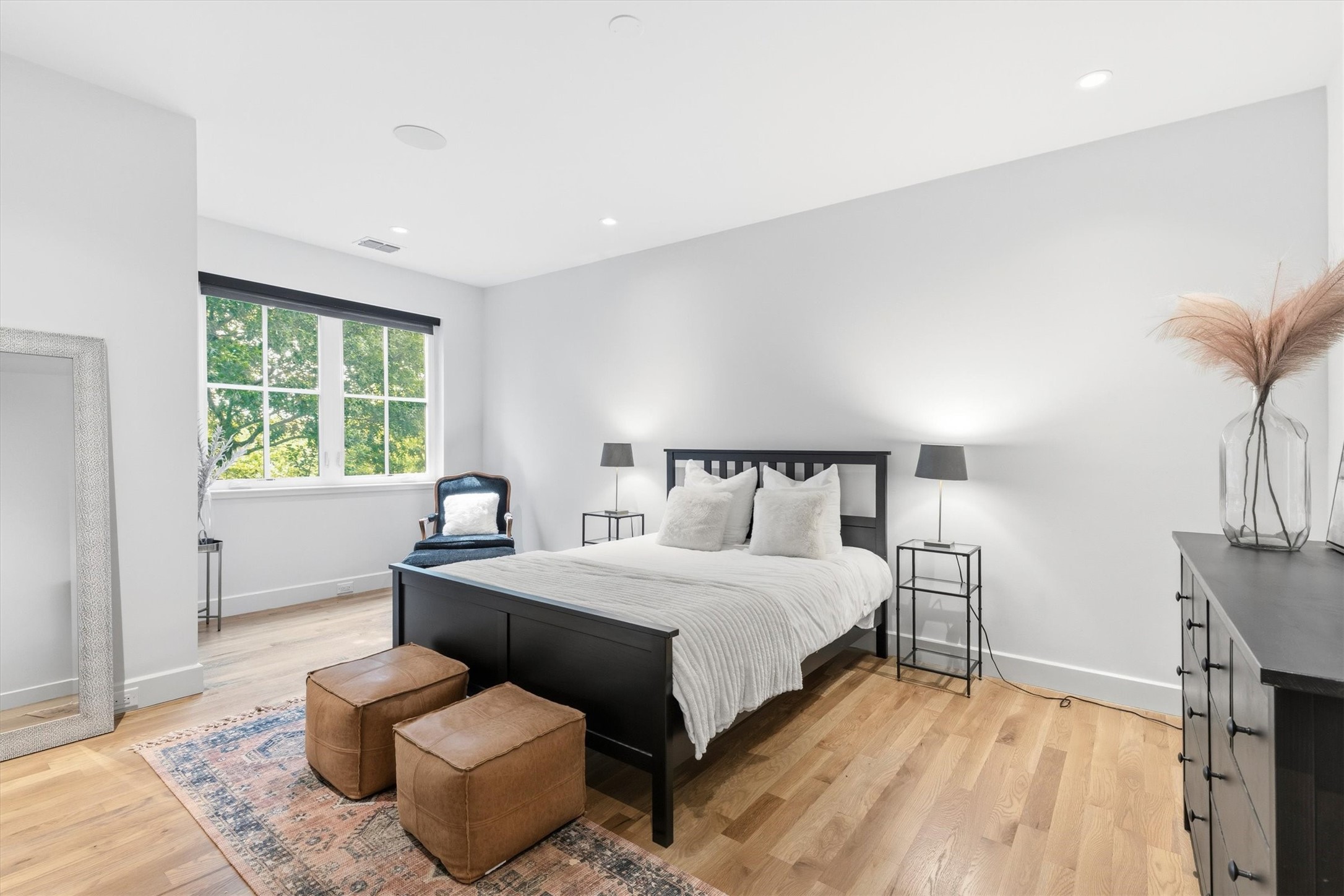 3867 Van Ness Lane