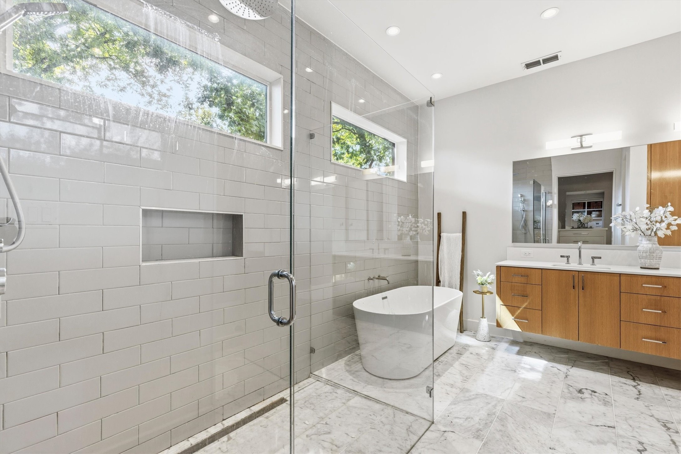 3867 Van Ness Lane