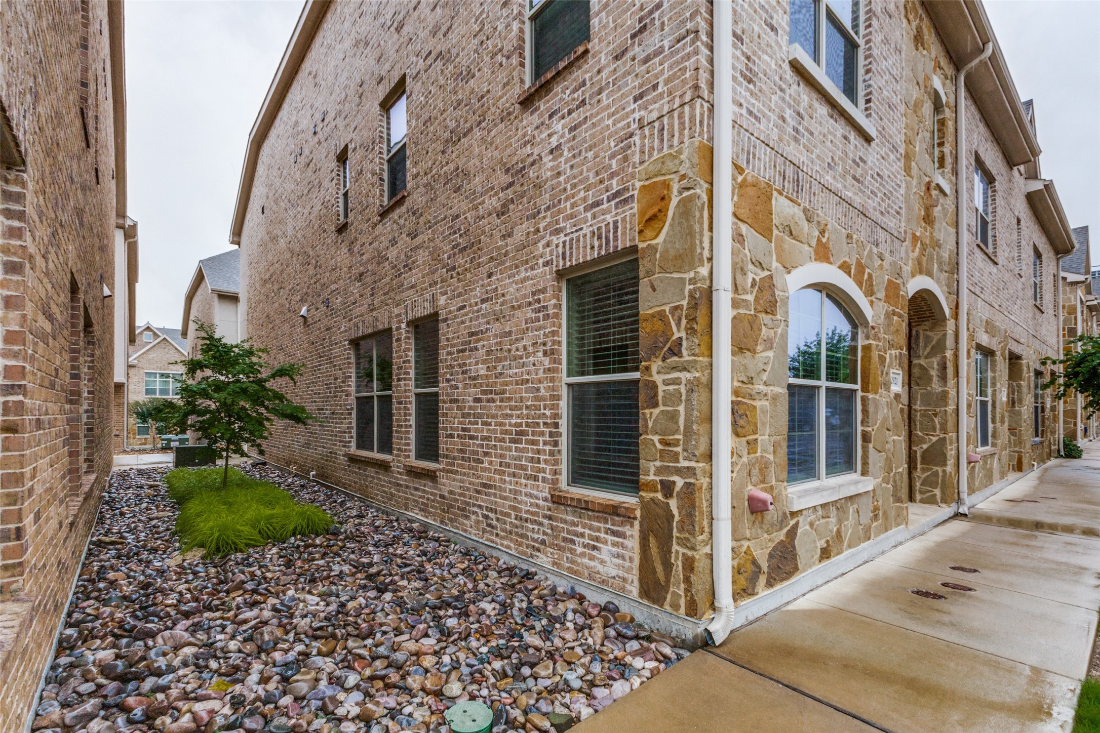 2921 Lindale Drive