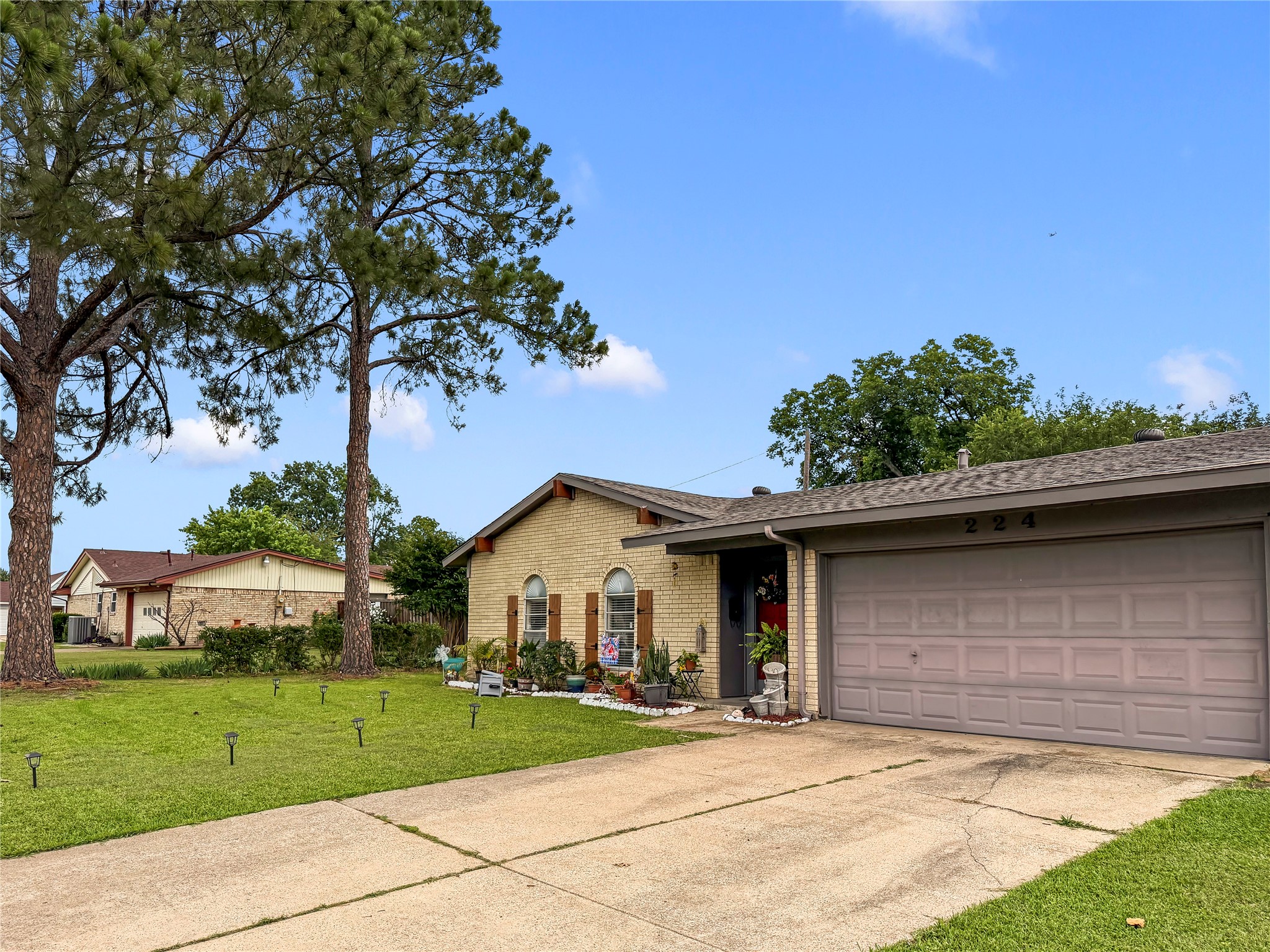 224 E Grubb Drive