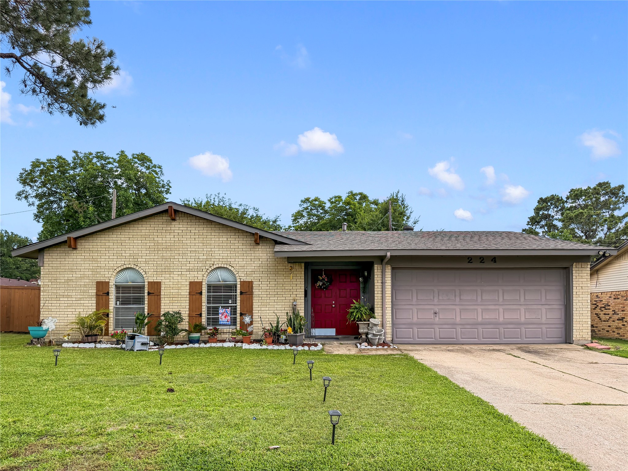 224 E Grubb Drive