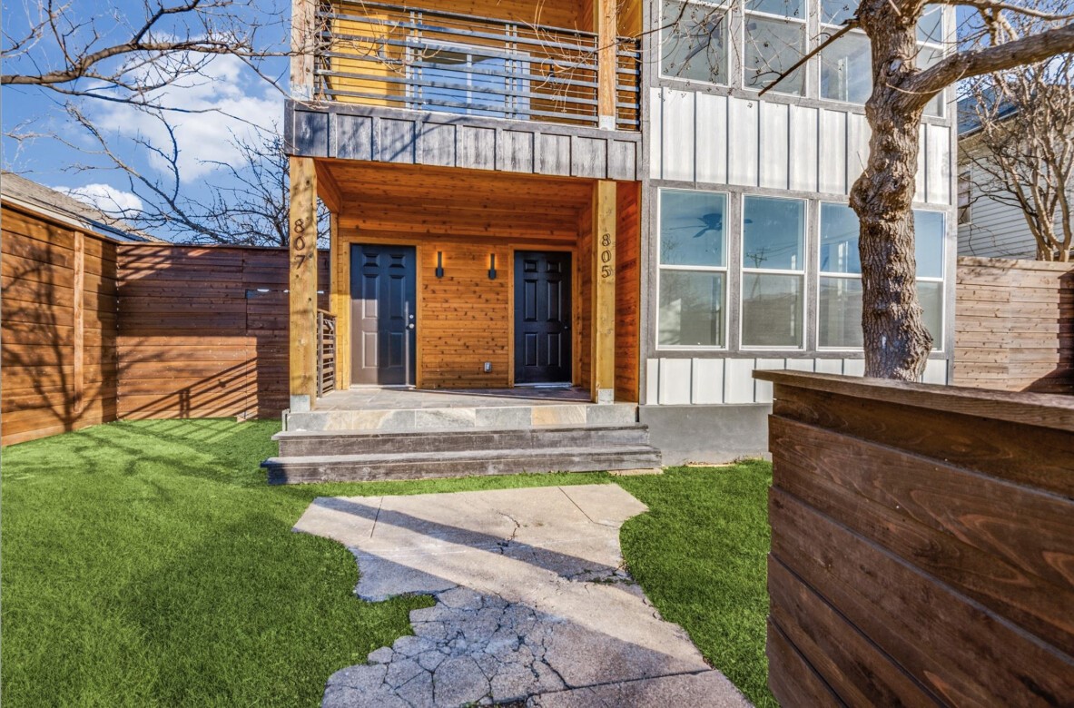 805 W 9th Street
