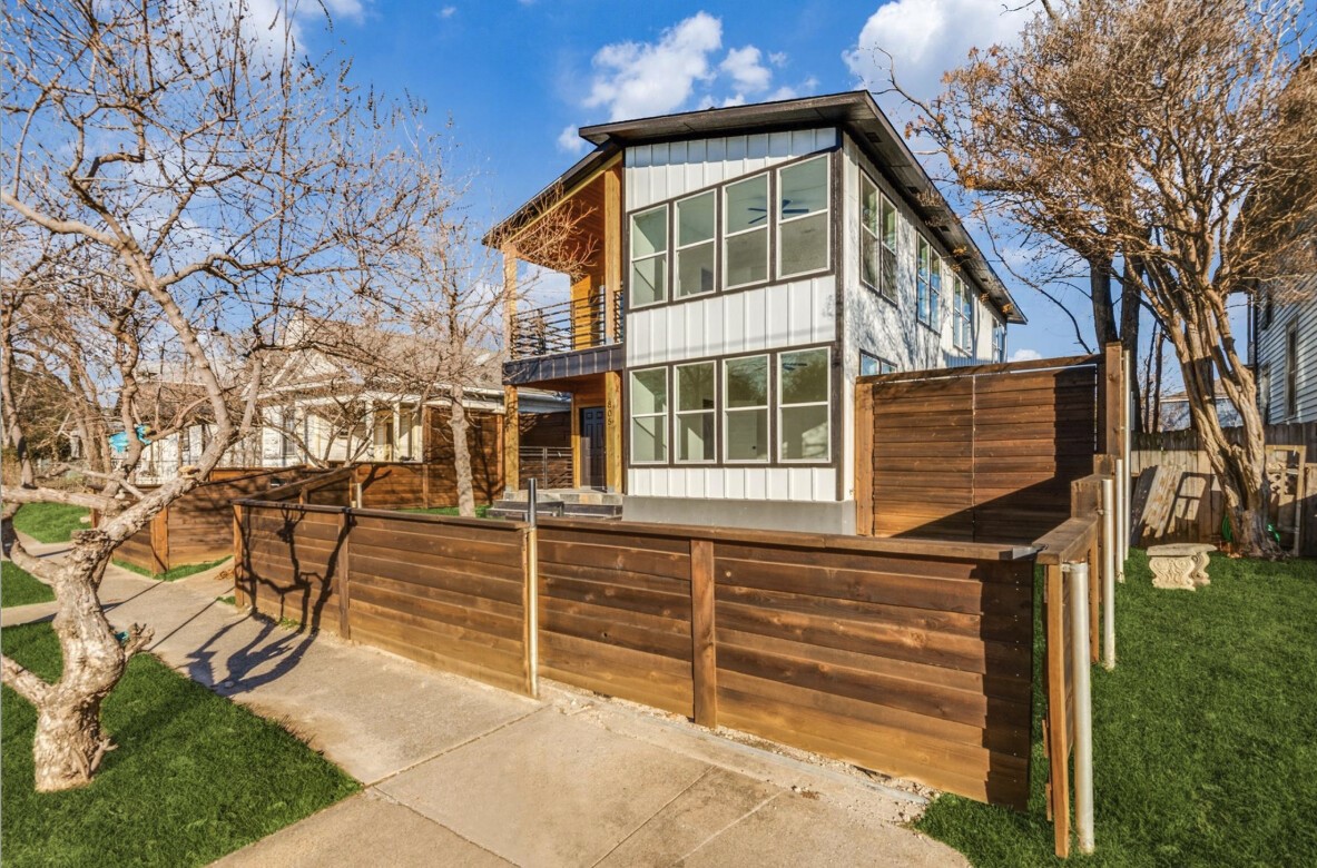 805 W 9th Street