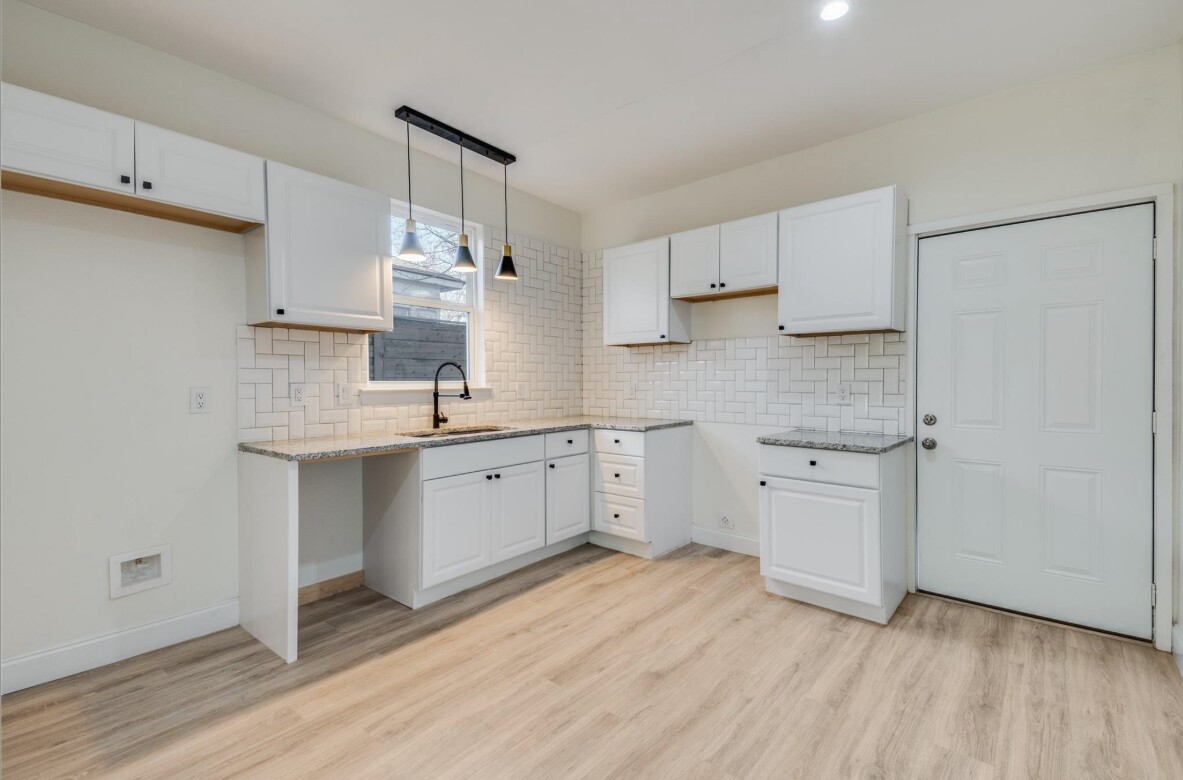 805 W 9th Street