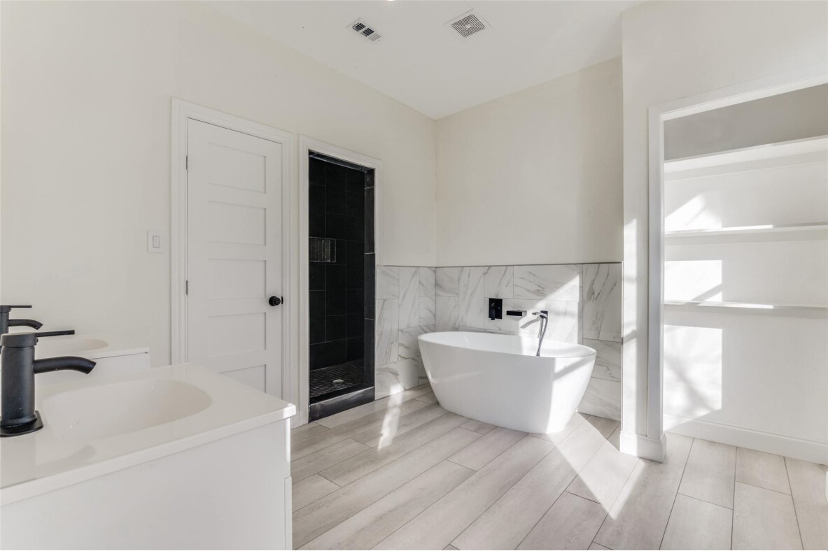 805 W 9th Street