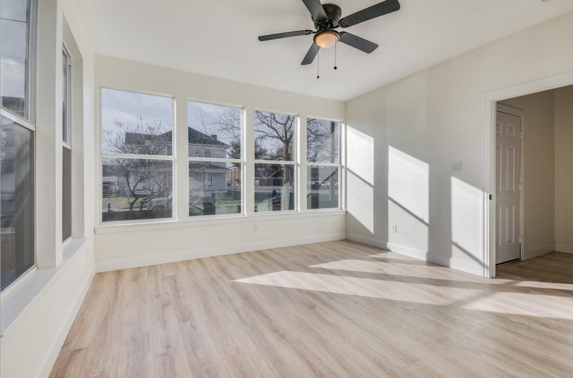 805 W 9th Street