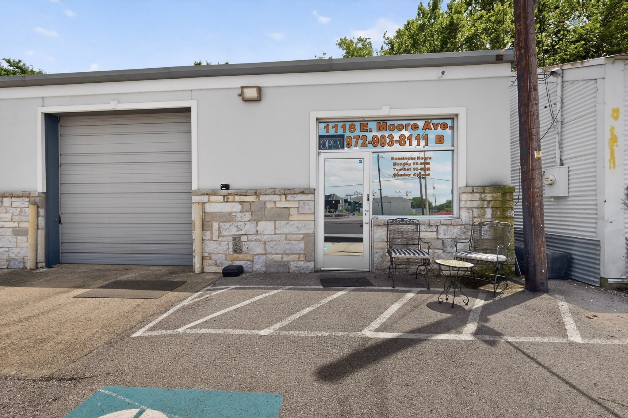 1118 E Moore Avenue