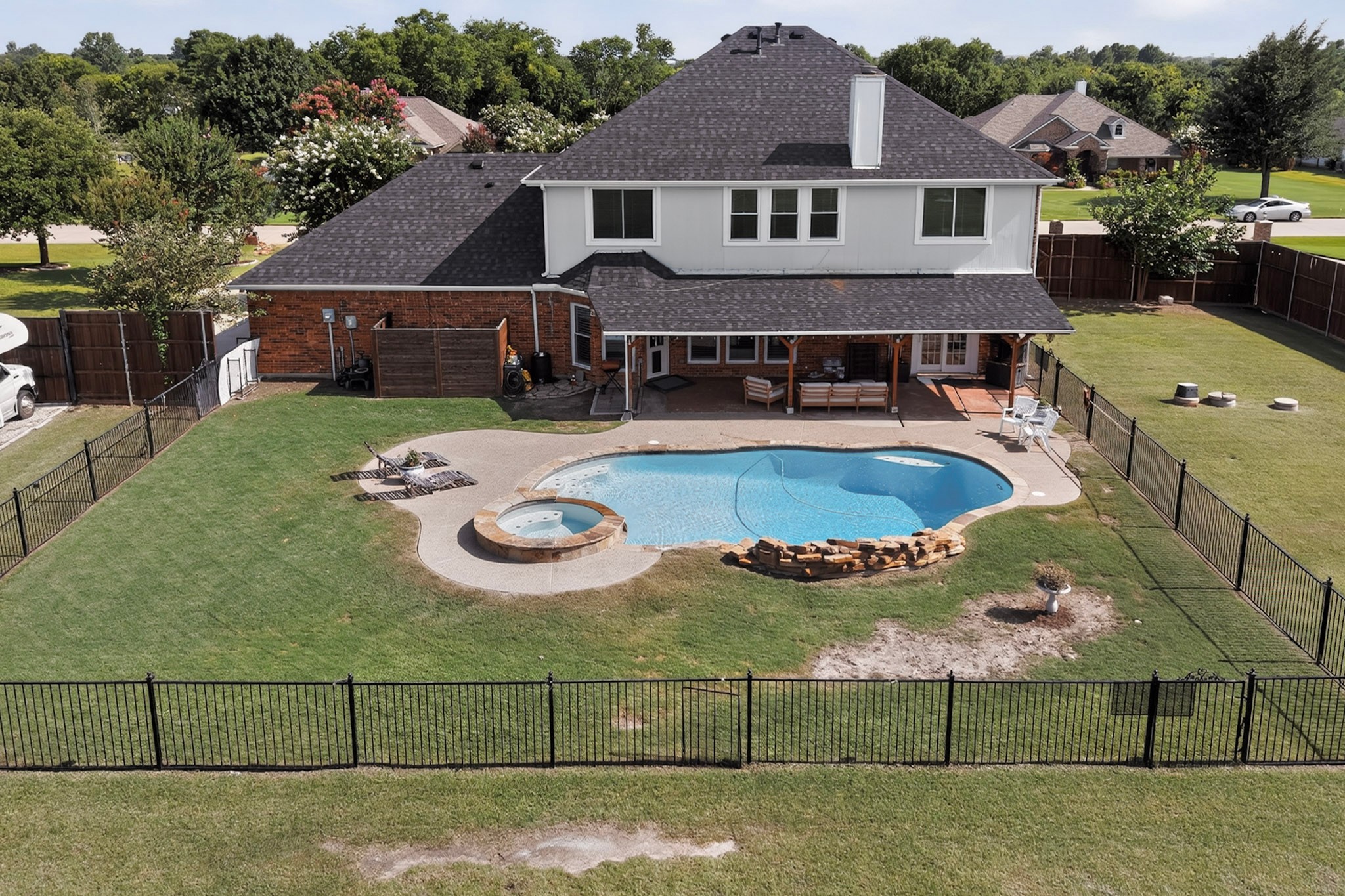 2336 Saddlebrook Lane
