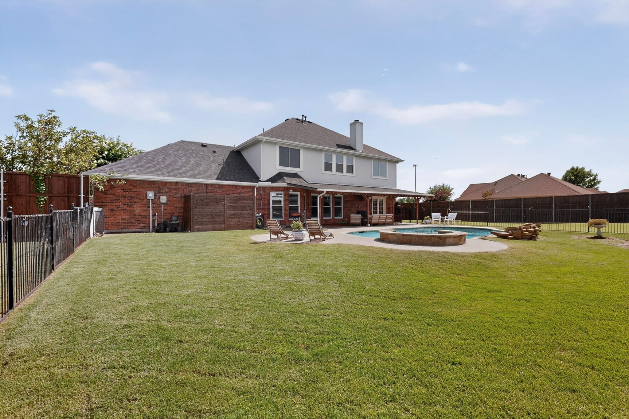 2336 Saddlebrook Lane