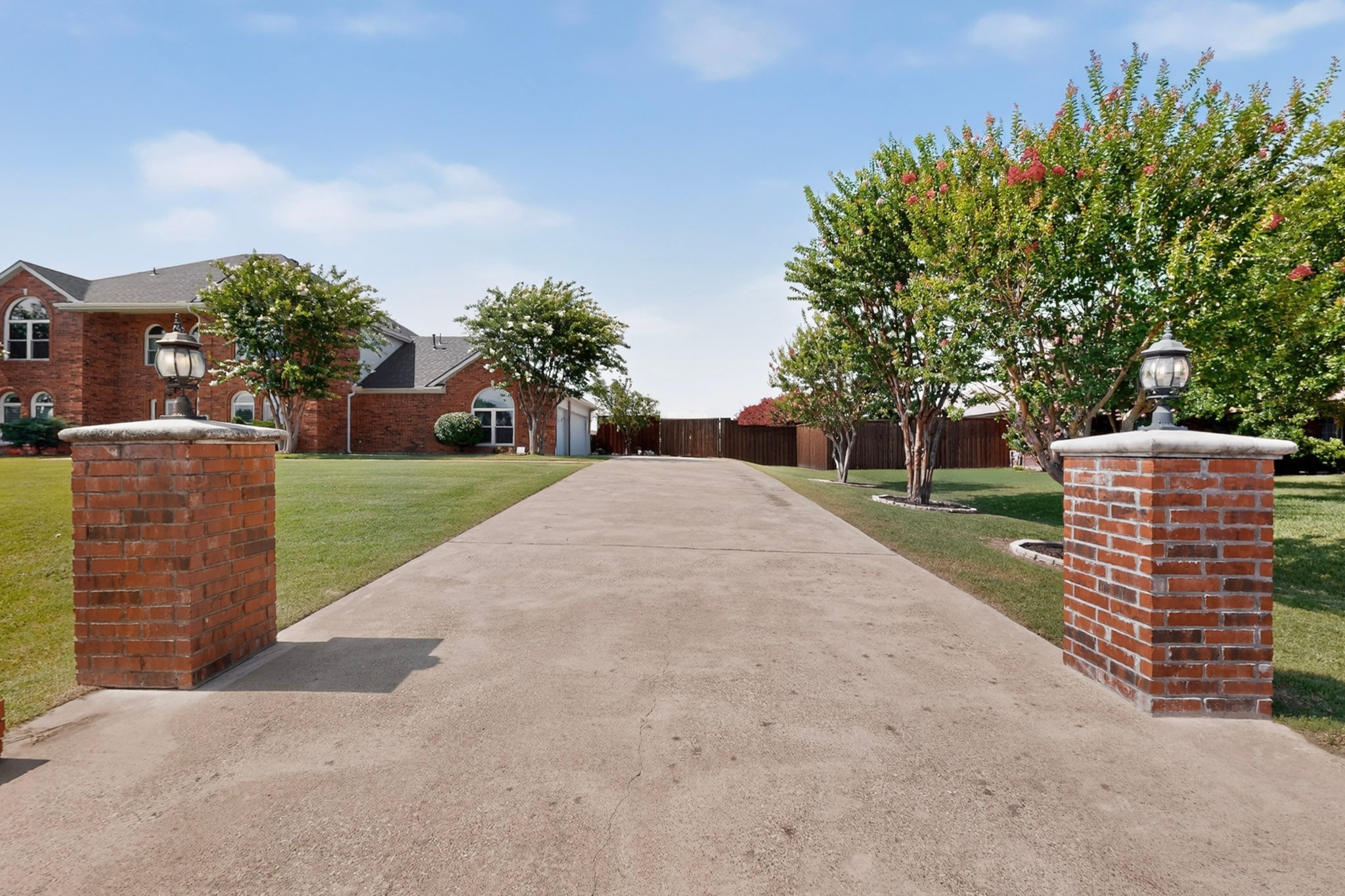 2336 Saddlebrook Lane