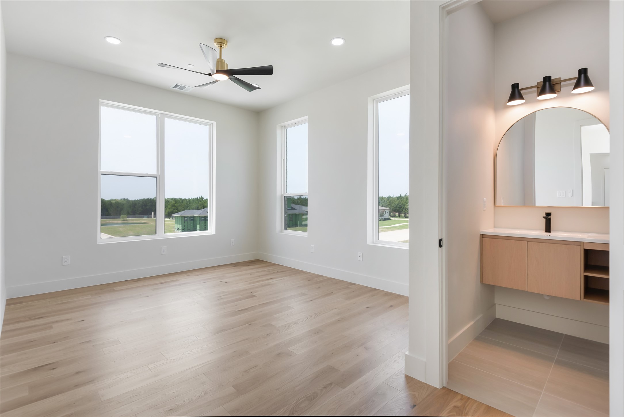 349 Valley Trail
