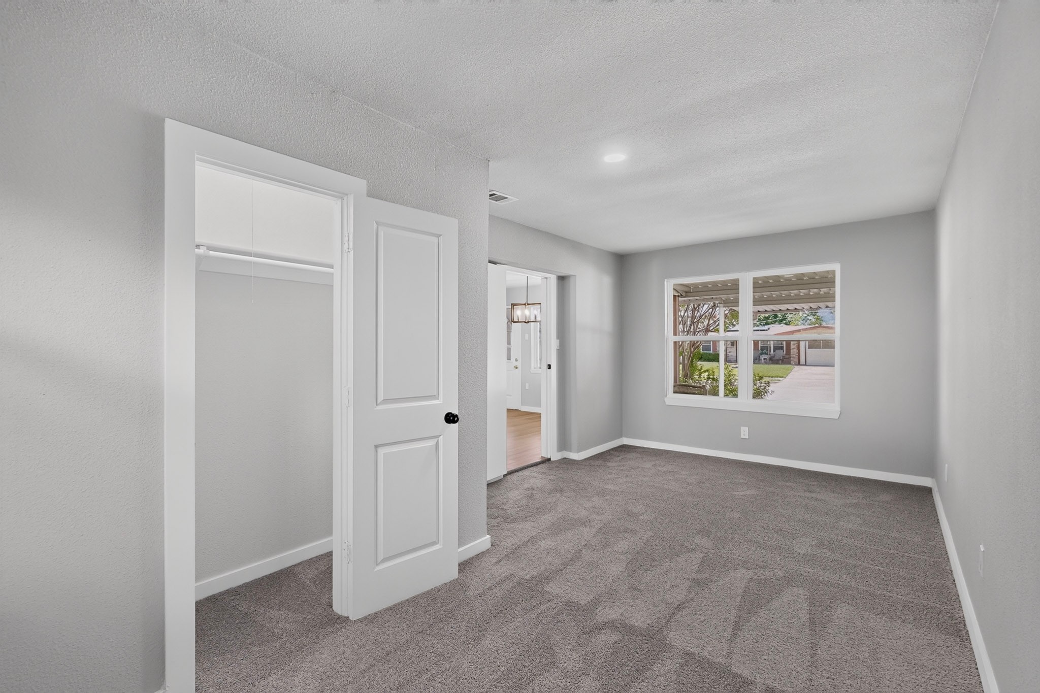 1125 Woodcrest Drive