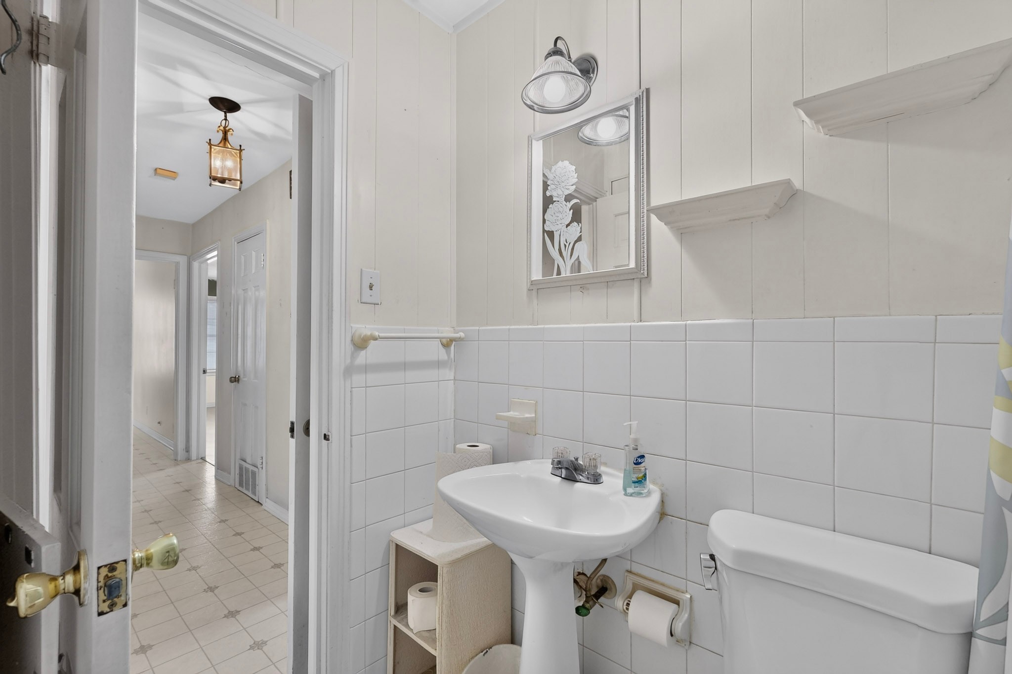 2006 S Ewing Avenue