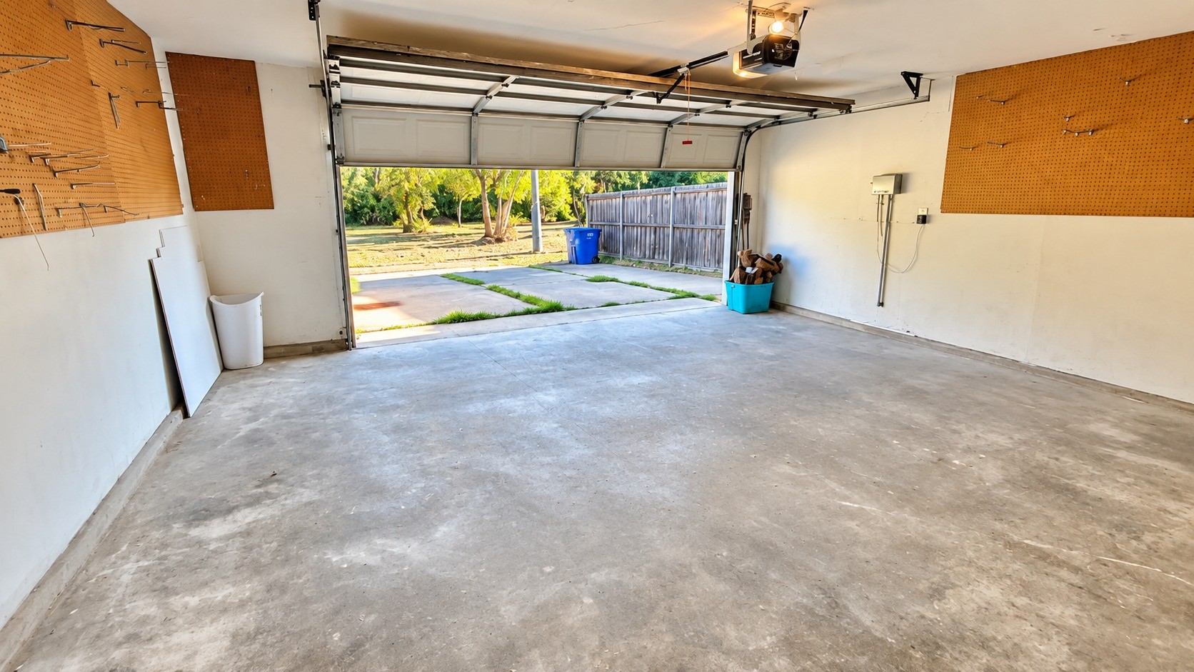 7114 Chinaberry Road