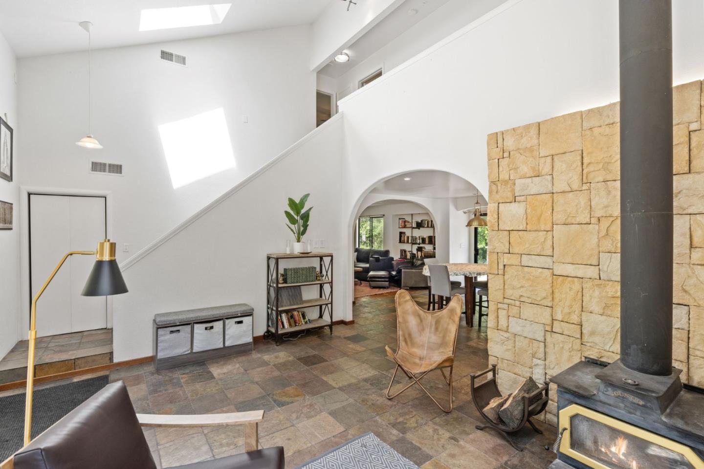 8946 Alpine RD