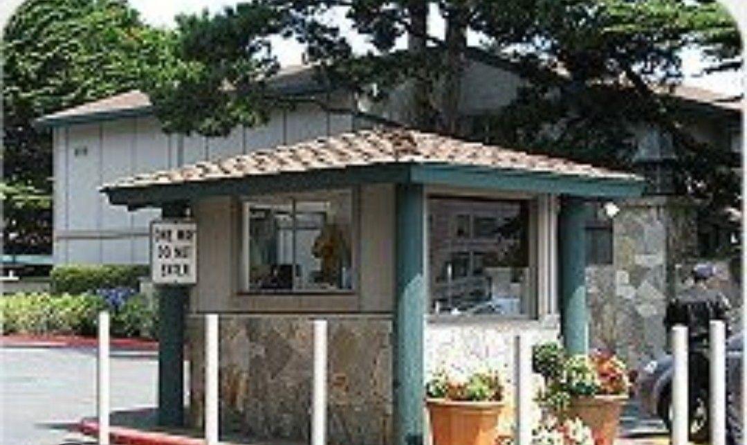 359 Half Moon LN 310