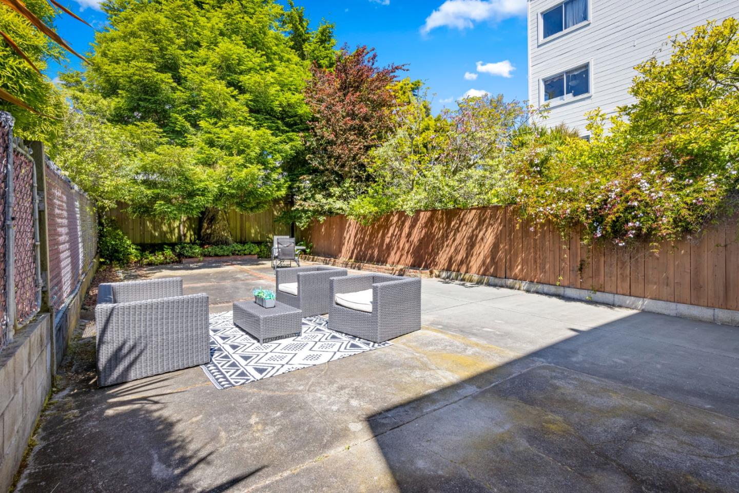 1857-1859 8th AVE