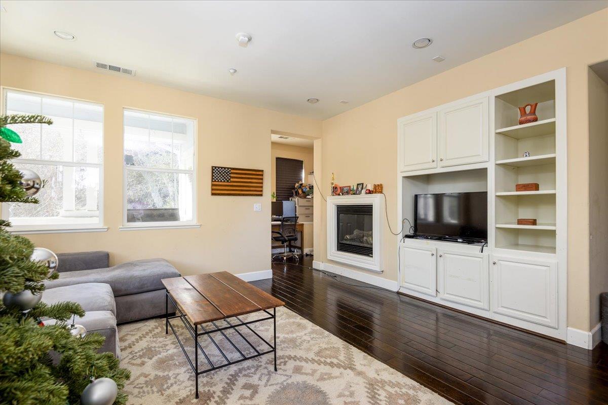 1100 Live Oak Way 1104