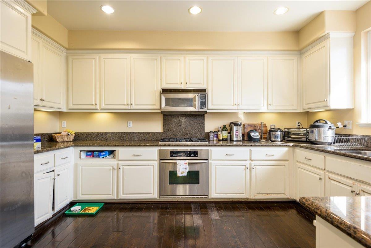 1100 Live Oak Way 1104