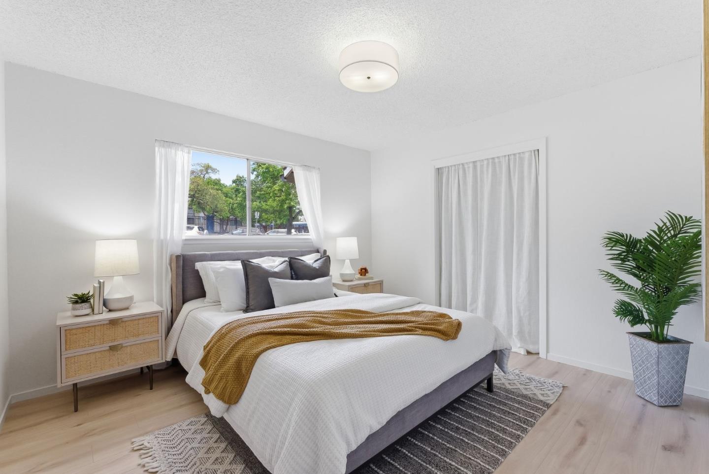 2853 Clifford Avenue