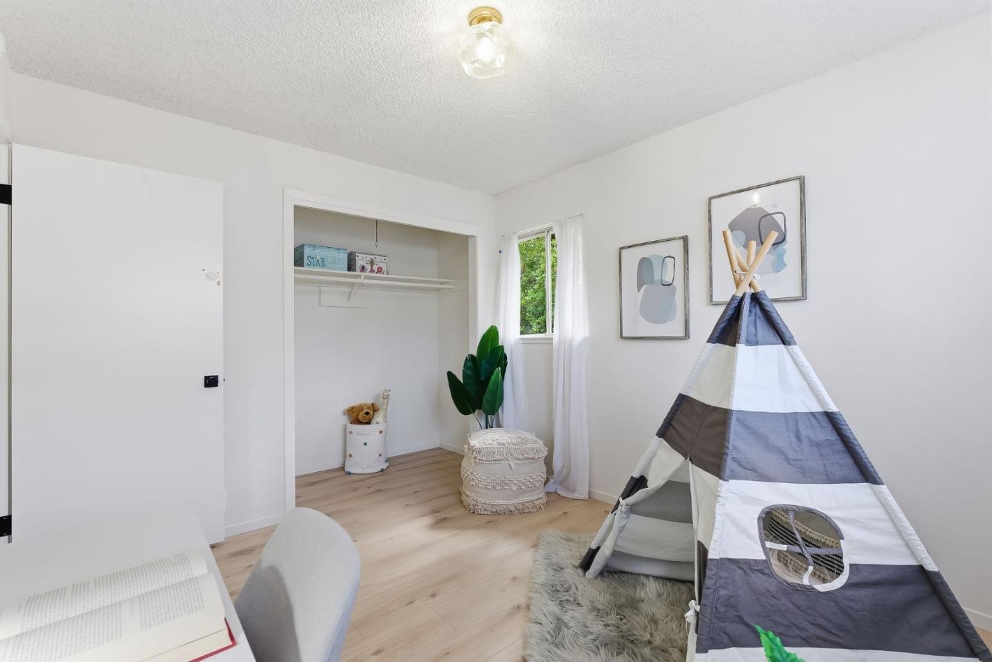 2853 Clifford Avenue