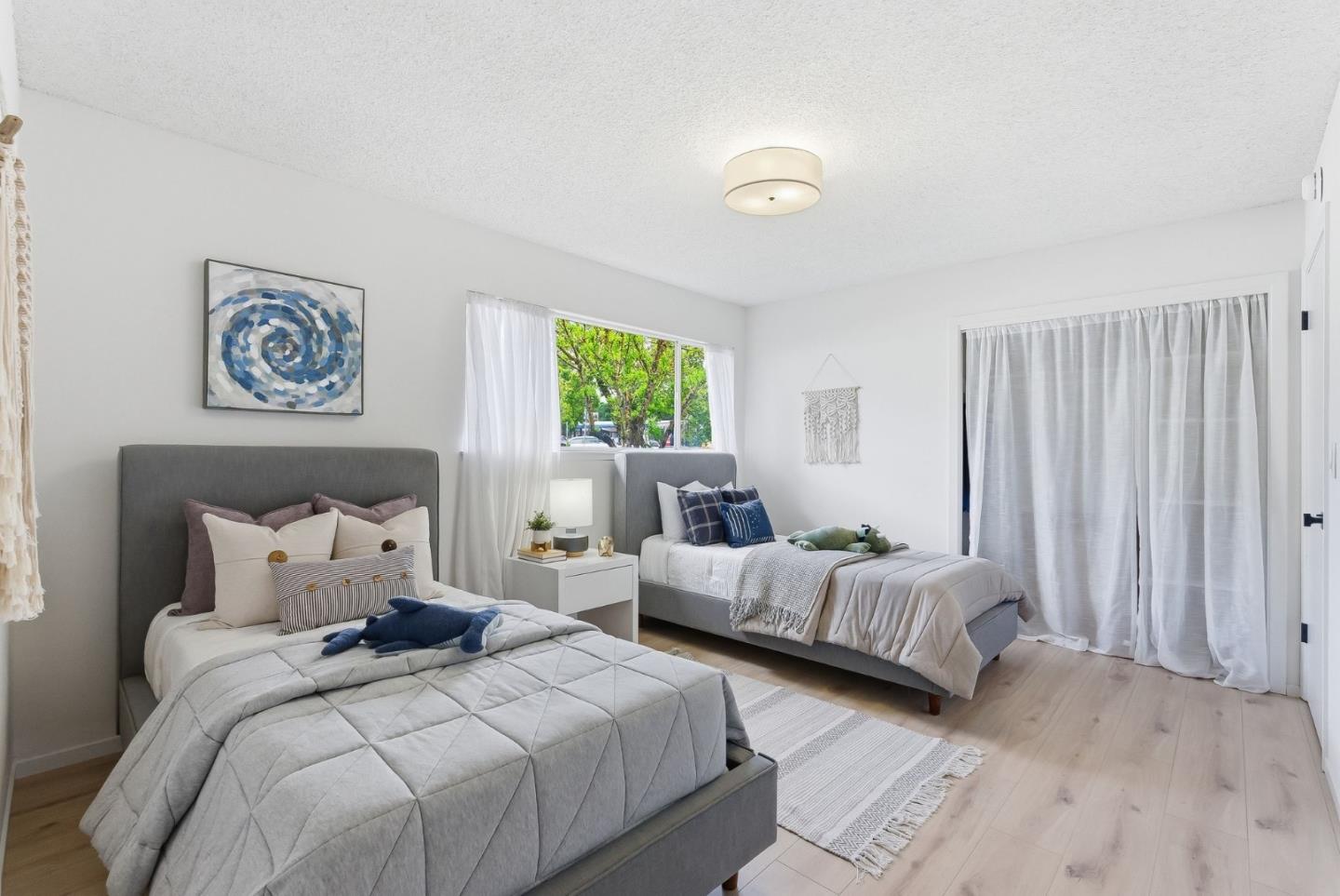 2853 Clifford Avenue