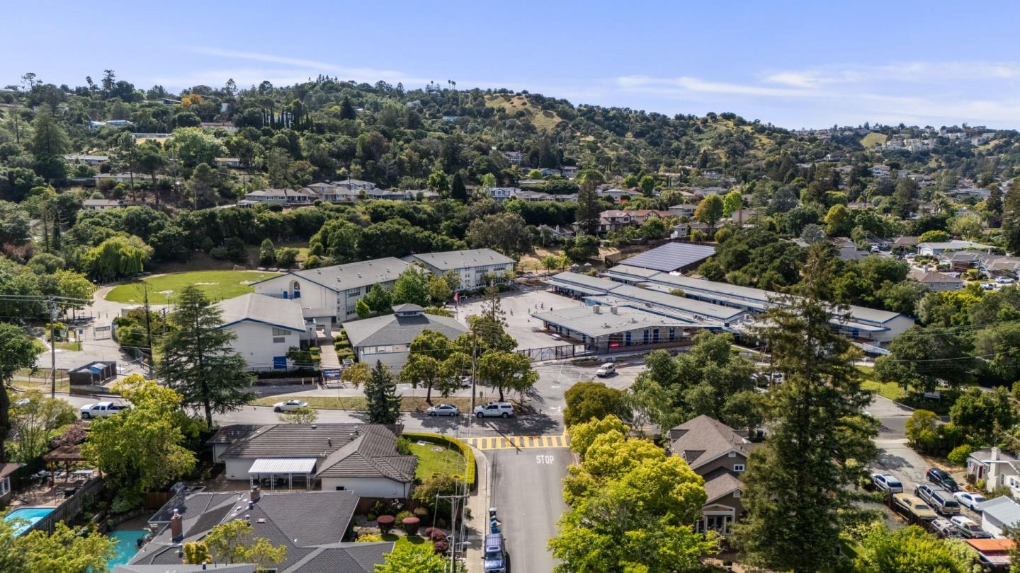 2853 Clifford Avenue