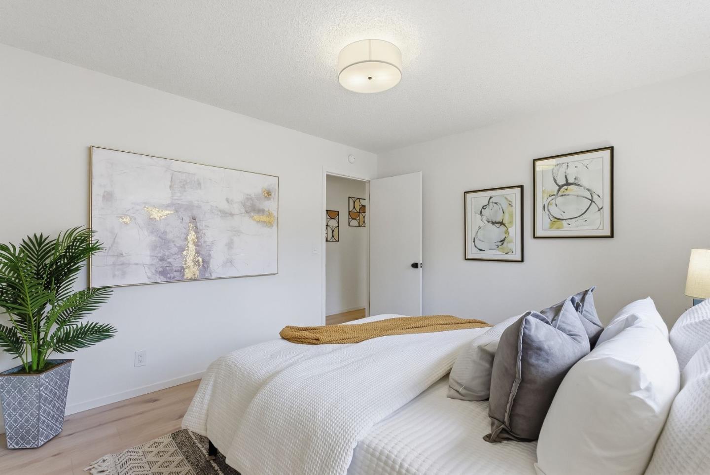 2853 Clifford Avenue