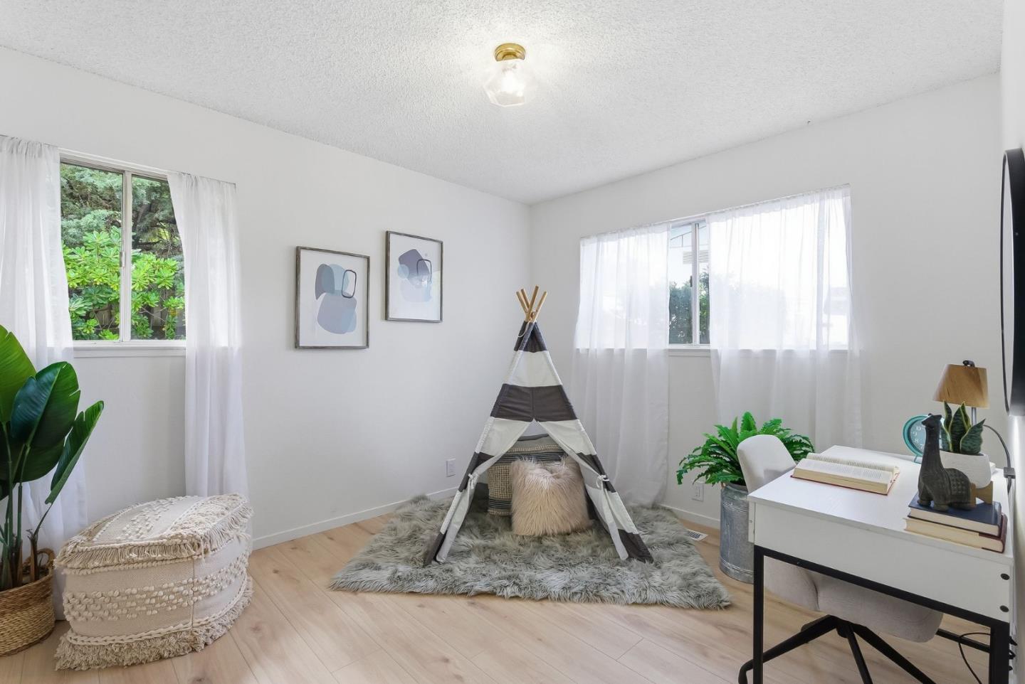 2853 Clifford Avenue