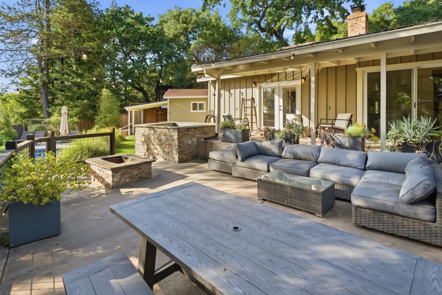 50 Oakcrest Court