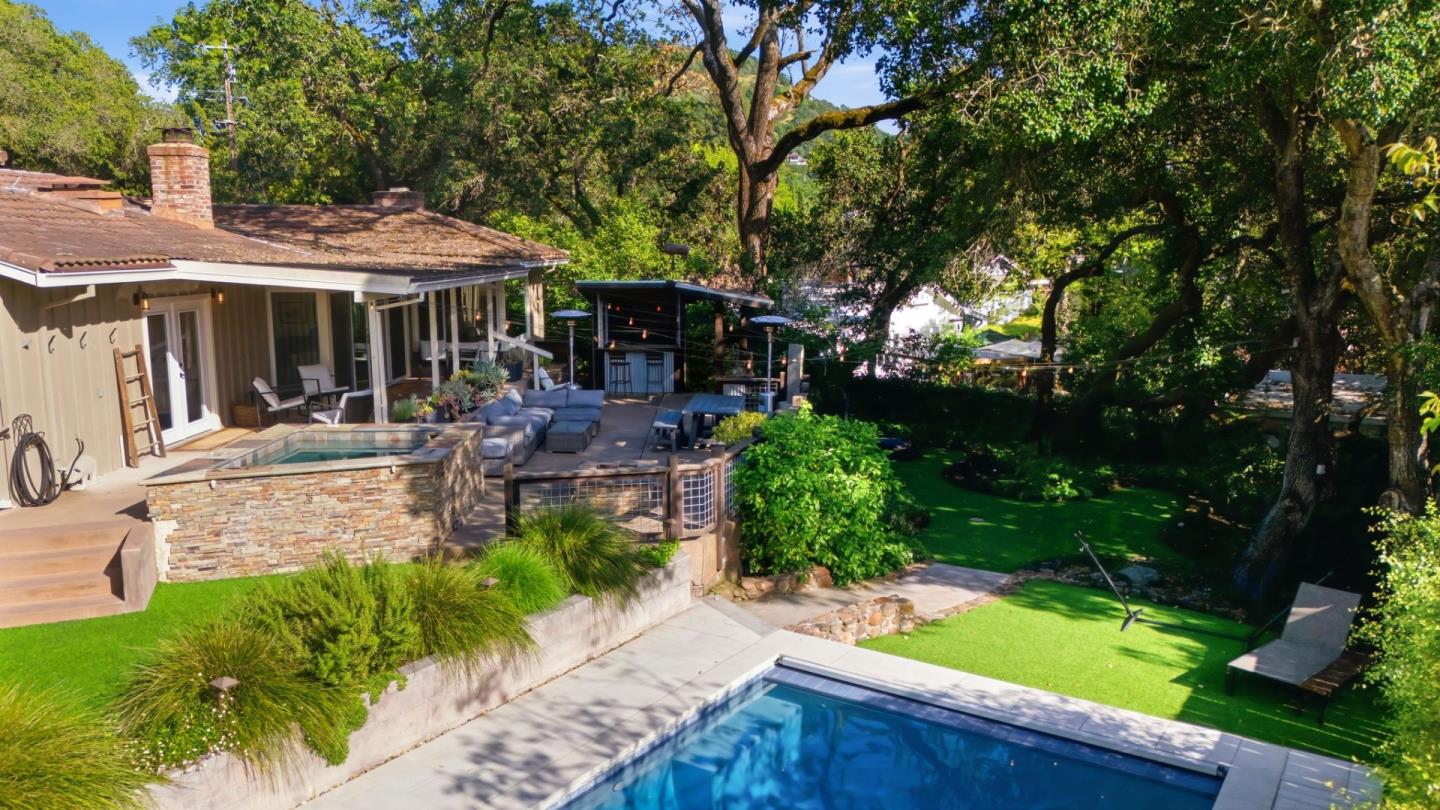 50 Oakcrest Court