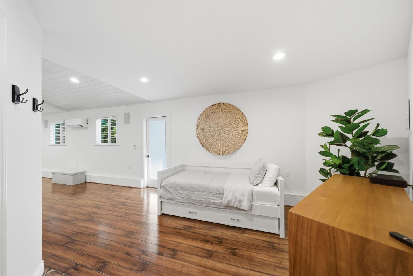 50 Oakcrest Court
