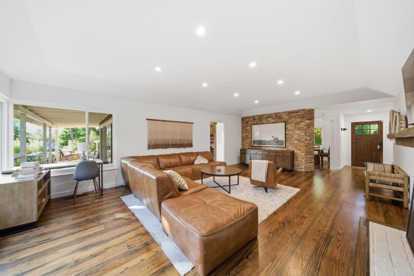 50 Oakcrest Court
