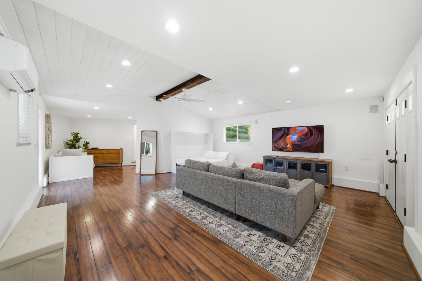 50 Oakcrest Court