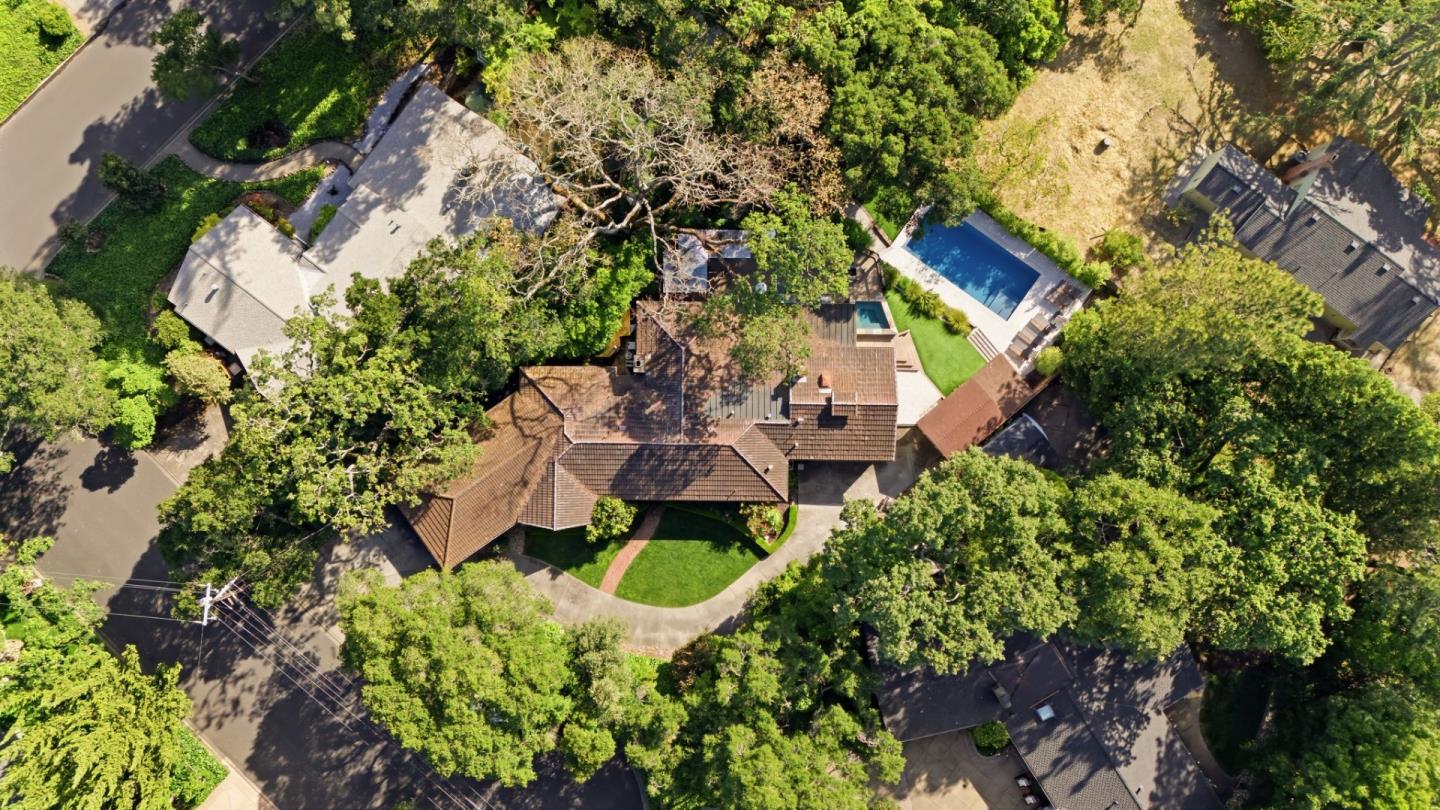 50 Oakcrest Court
