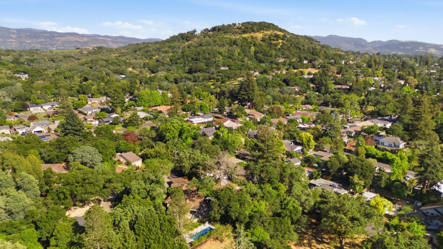 50 Oakcrest Court
