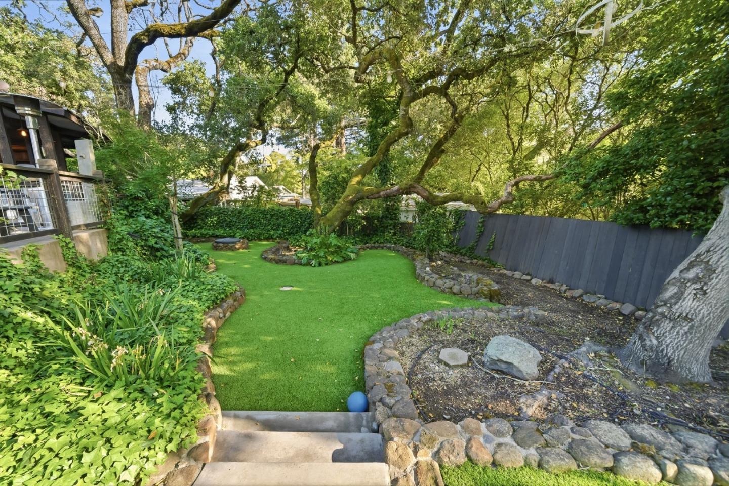 50 Oakcrest Court