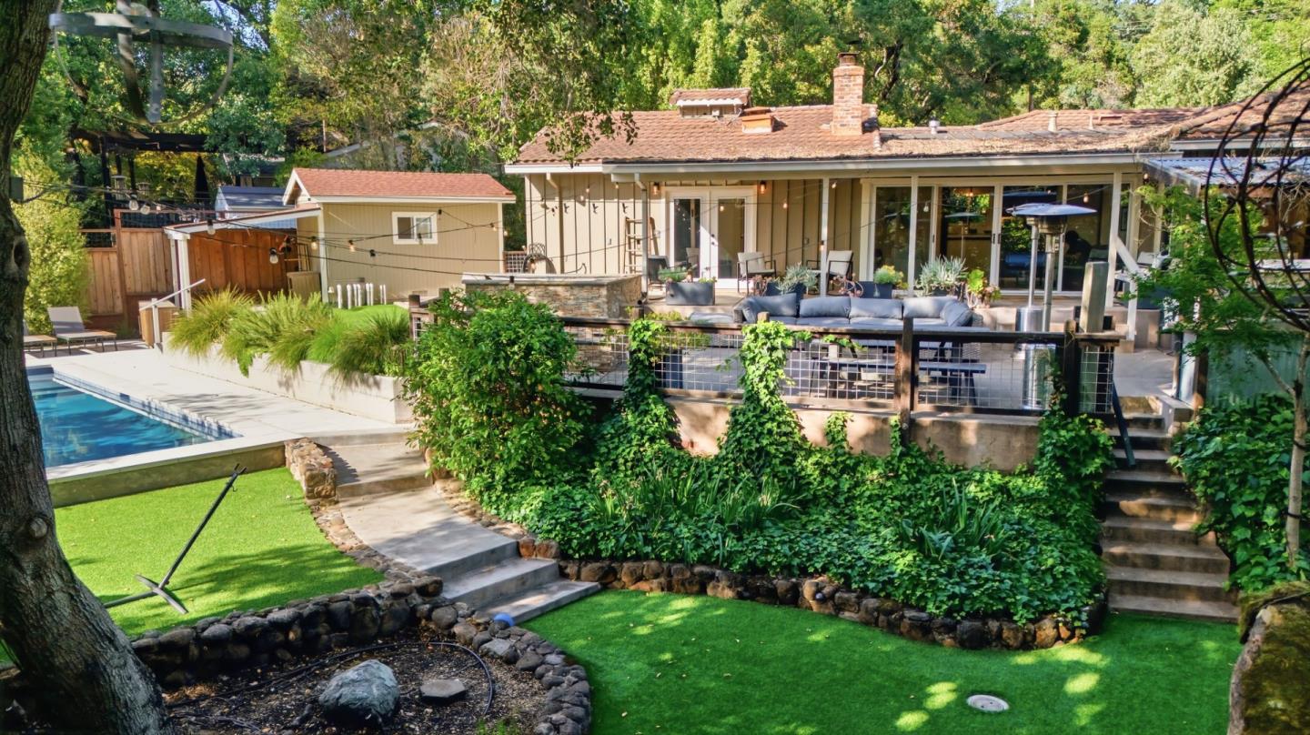 50 Oakcrest Court