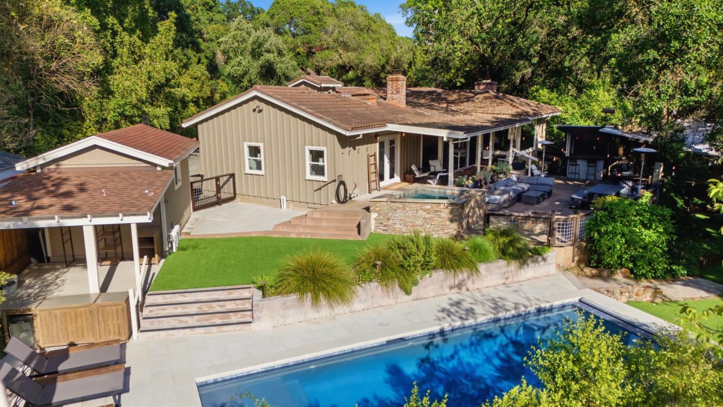 50 Oakcrest Court