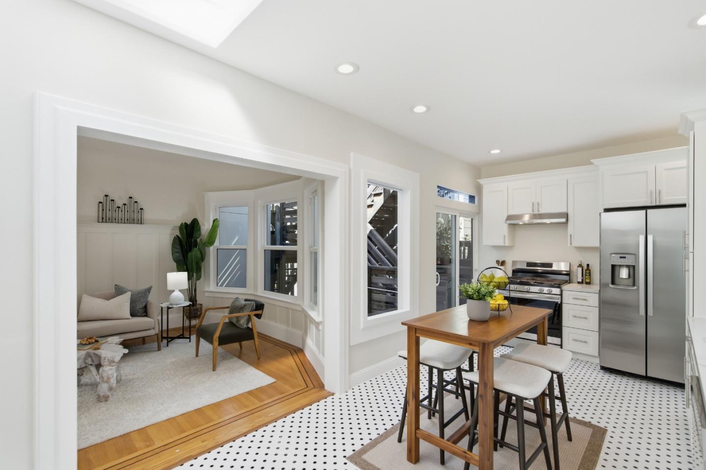 54 Glover ST