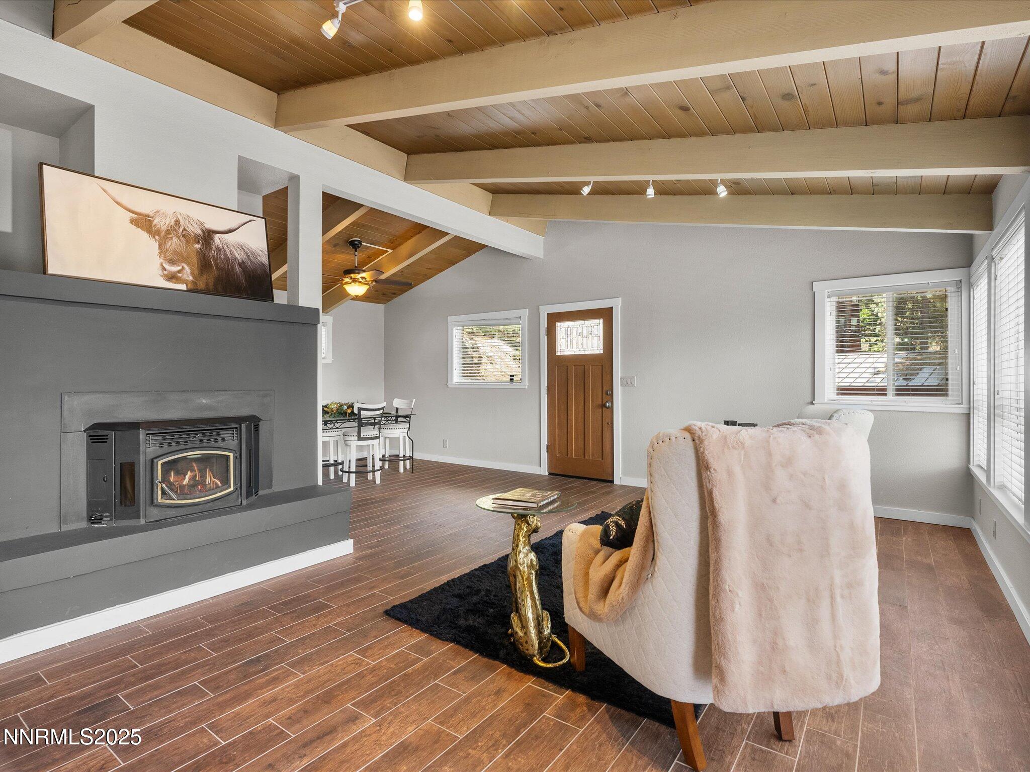 699 Lakeview Drive