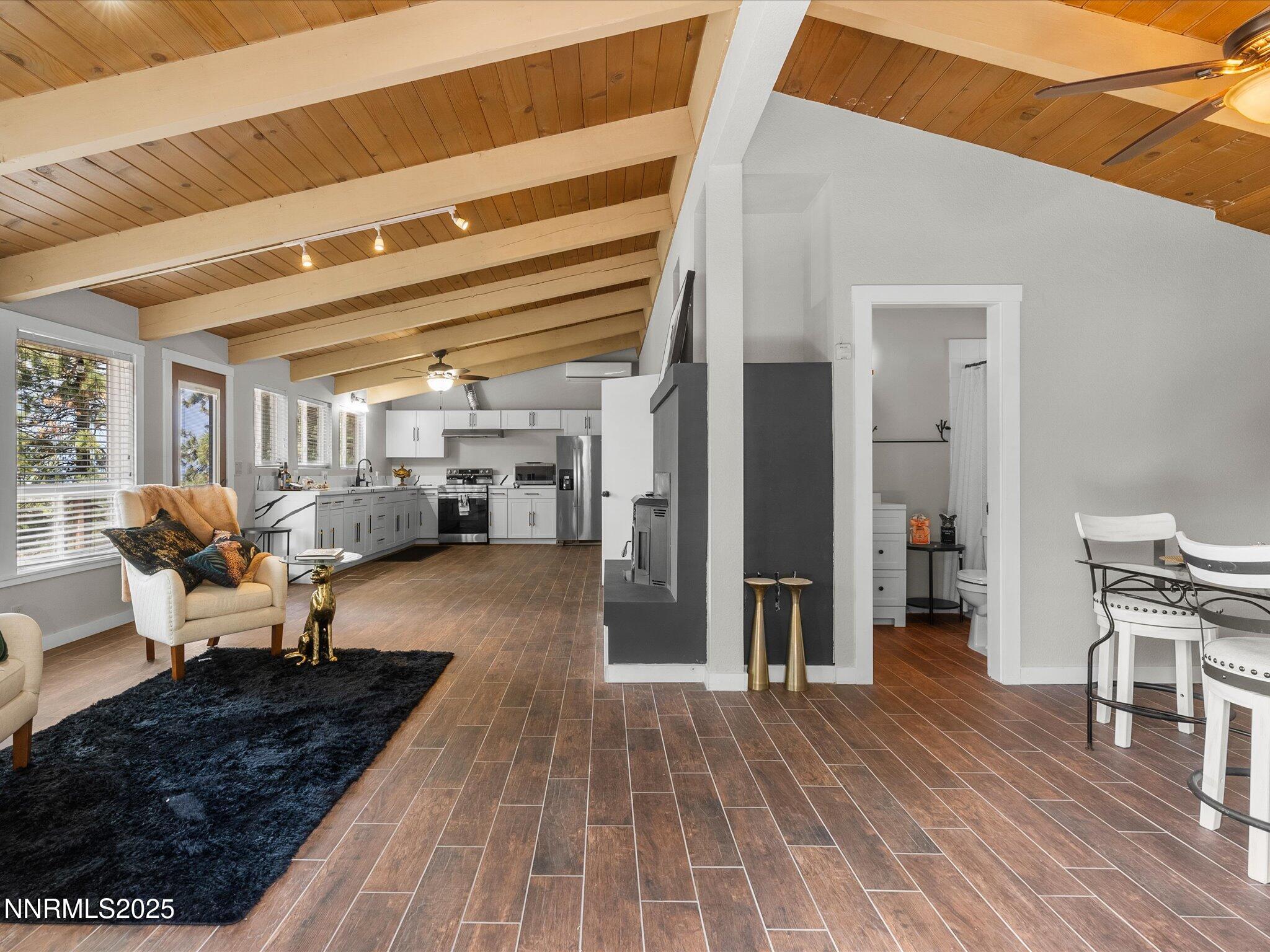699 Lakeview Drive