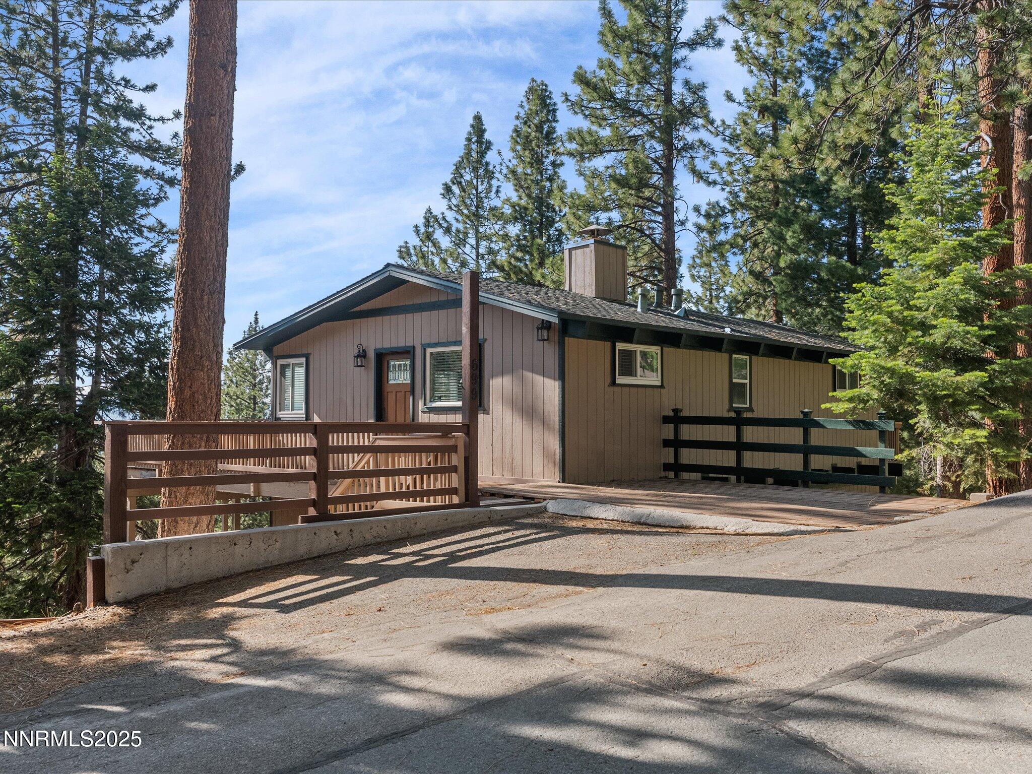 699 Lakeview Drive