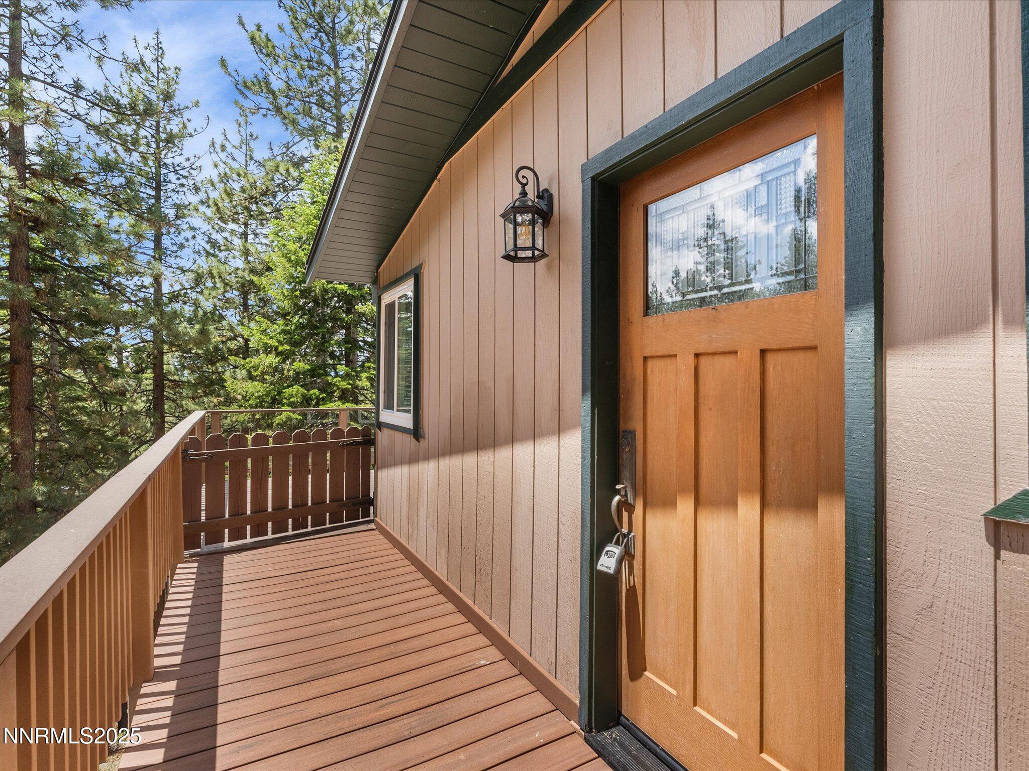 699 Lakeview Drive