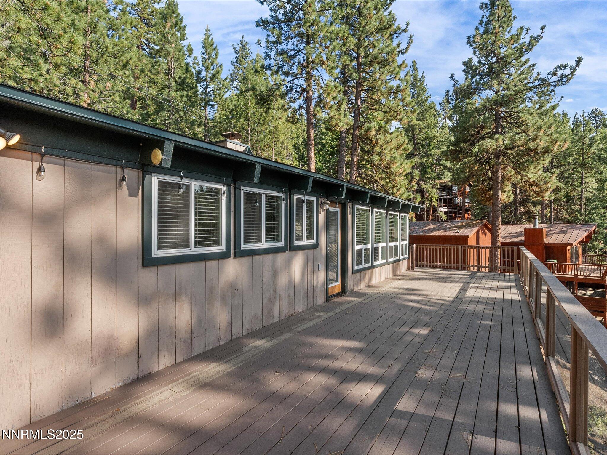 699 Lakeview Drive