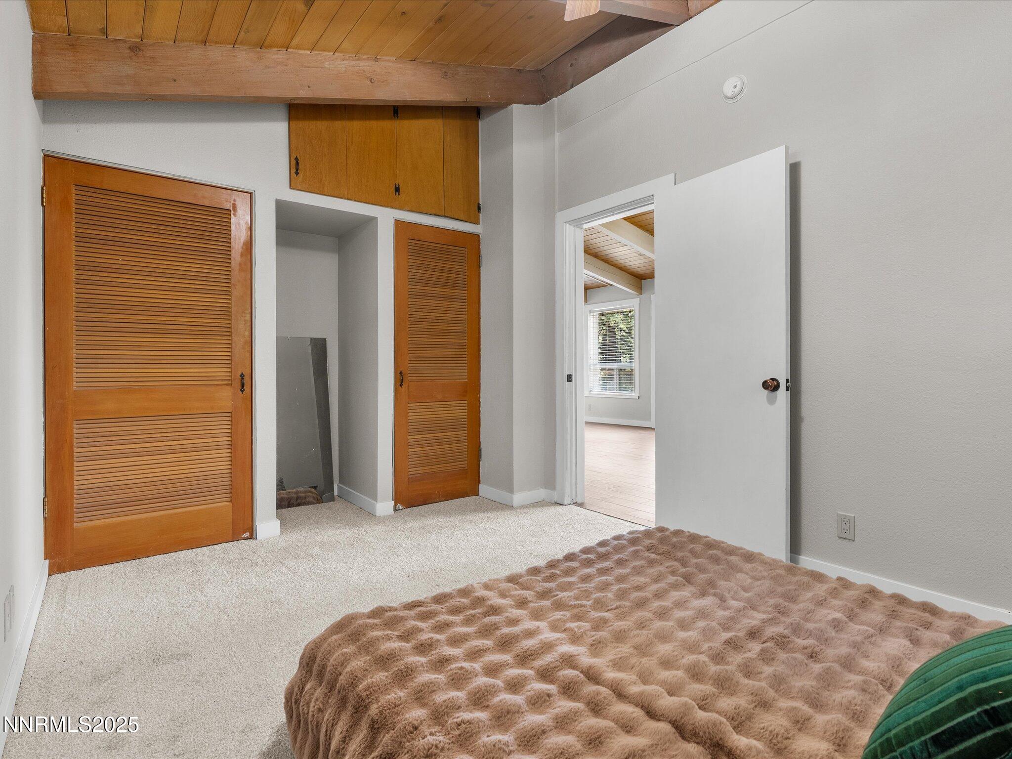 699 Lakeview Drive