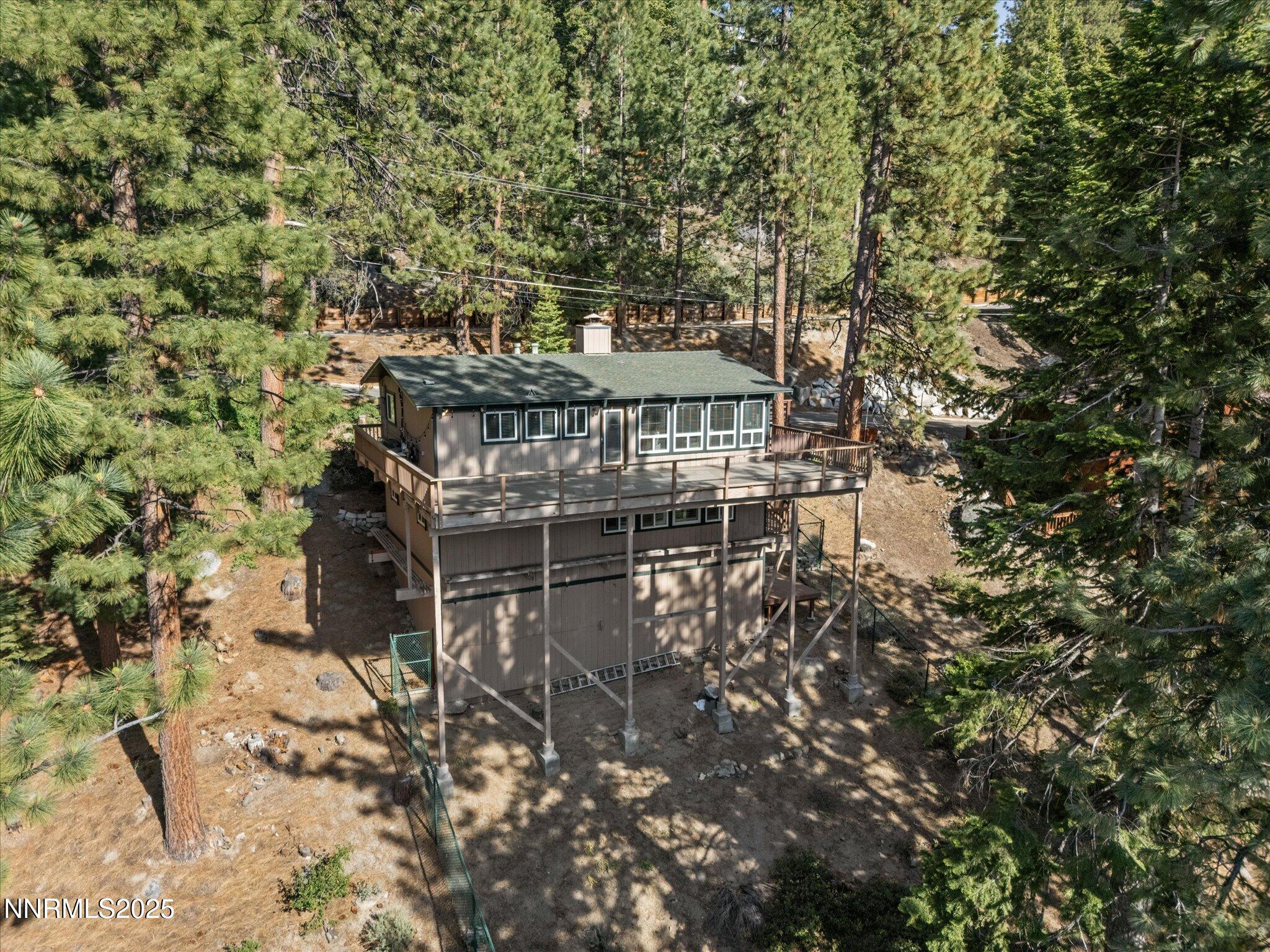 699 Lakeview Drive